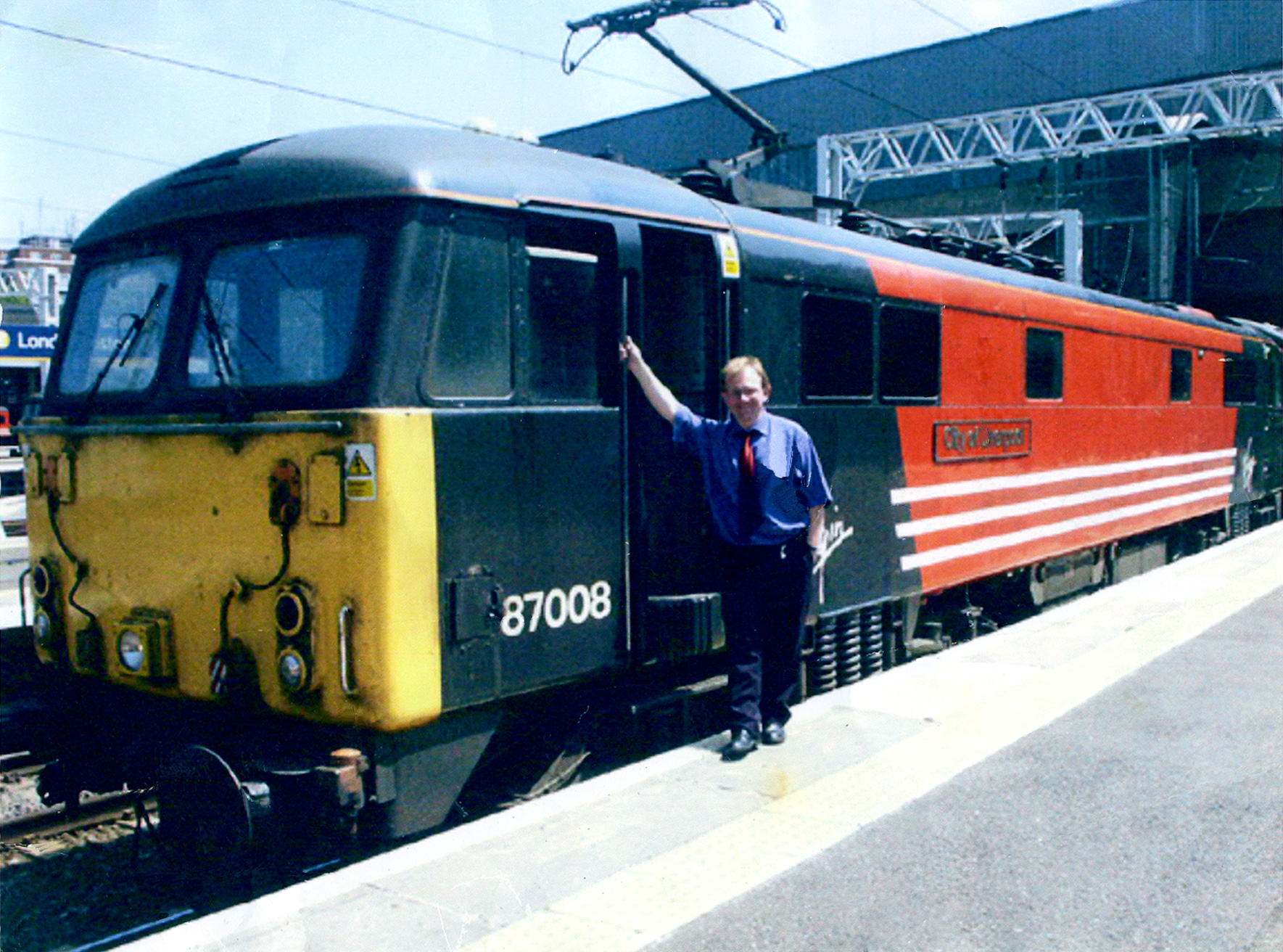 London Euston, about to work 87 008 'City of Liverpool' back to Liverpool Lime Street.